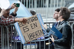 Milei consolida su poder con un triunfo nacional y en Buenos Aires