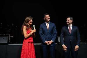 Peña participó en la celebración por los 40 años del Centro Familiar de Adoración - Política - ABC Color