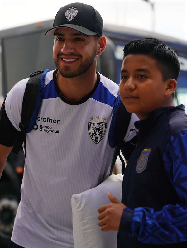 El IDV de Luis Zárate viaja a Brasil en busca de la final de la Sudamericana - Fútbol Internacional - ABC Color