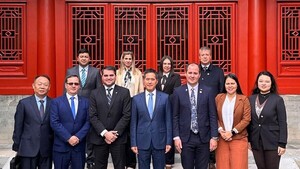 Gobierno indaga posible dinero de China a legisladores, según analista