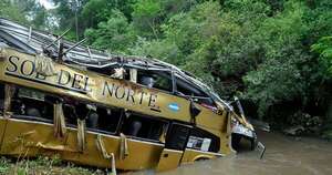 La Nación / Nueve muertos y 29 heridos dejó choque carretero en Argentina