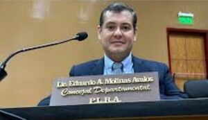 Eduardo Molinas vuelve a las viejas prácticas políticas en su intento por recuperar protagonismo