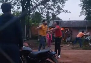 Popular / (VIDEO) Tatáchos se tomaron a golpes en cancha de piky vóley