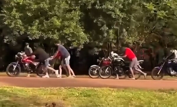 Popular / Carrera clandé "salió del grupo” y terminaron en la comisaría