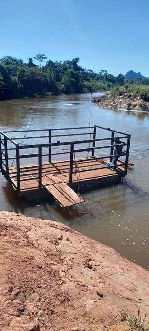 Amambay: joven desaparece en el río Aquidabán tras vuelco de precaria balsa de paso - Nacionales - ABC Color