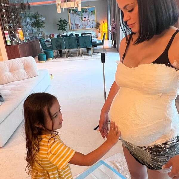 Natti Natasha en la dulce espera: “Hay momentos que te detienen el alma” - Gente - ABC Color