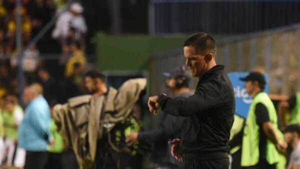 Víctor Bernay insiste con el paso a paso