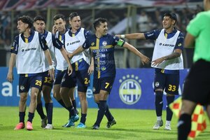Versus / Camacho llegó a los 140 goles en el fútbol paraguayo