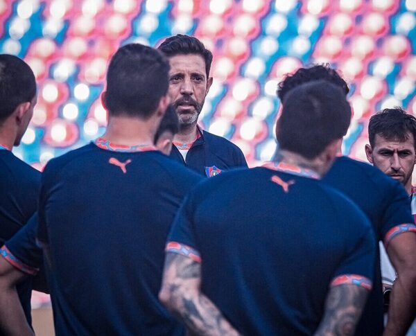 Versus / Con algunos cambios: El equipo que prepara Jorge Bava para visitar a Nacional