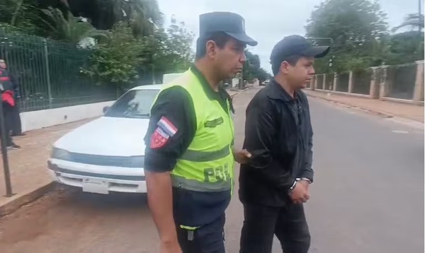 Popular / Cayó guardia de estacionamiento por robar que estaba cuidando