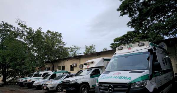 La Nación / Centro Regulador de Ambulancias redujo servicios a raíz de más móviles en hospitales