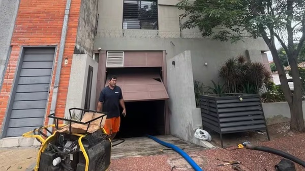 ESSAP responsabiliza a administradores de edificio por inundación en Asunción