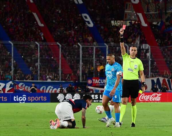 Dolor de cabeza para Éver Hugo Almeida con las recientes expulsiones - Olimpia - ABC Color