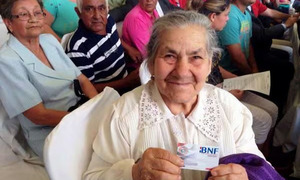 Gobierno confirma cobertura total para adultos mayores de 71 años en 2025 - OviedoPress