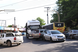 Proyecto de ley busca mejorar la seguridad vial en cruces en “T” bajo jurisdicción del MOPC - Amigo Camionero