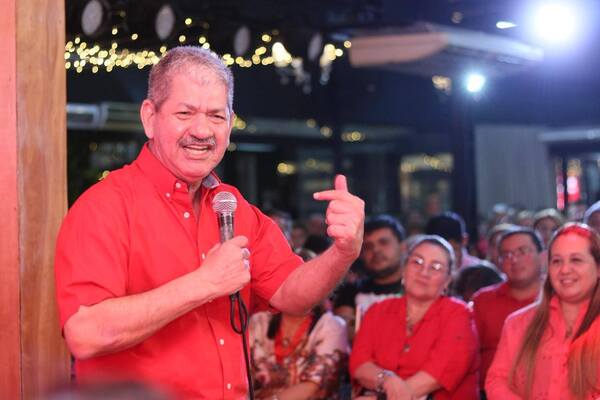 El "escombro más pesado" del "Equipo A" lanza su precandidatura al "rekutu" - San Lorenzo Hoy