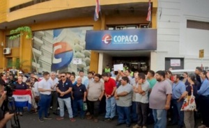 Jubilados de Copaco exigen pago de incentivo pendiente