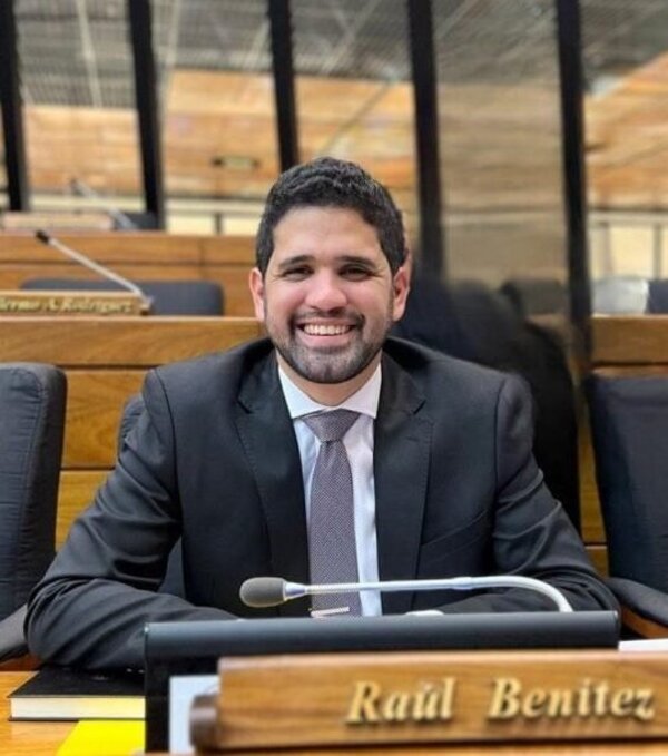 Diputado Benítez propone rehabilitar edificios abandonados para vivienda joven en Asunción