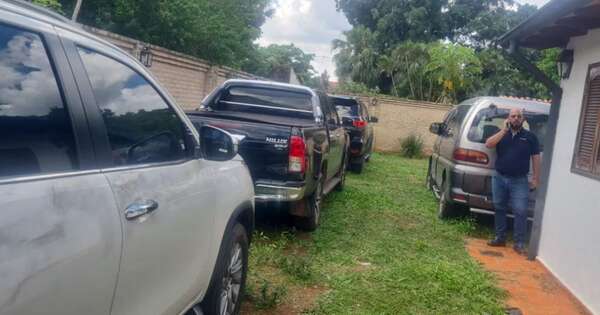 La Nación / Detienen a dos personas que estarían involucradas en robo de vehículos en Luque