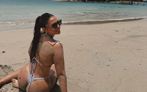 Popular / (GALERÍA) ¡Mamauuuu... Natty Balbuena hizo arder las redes con sus fotos en la playa!