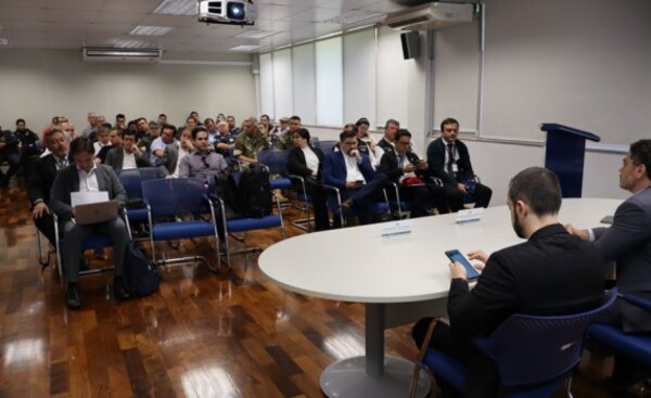 Proponen que camiones cargados crucen por Pdte Franco y vacíos por CDE