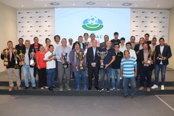 Ceremonia de premiación de la Primera C