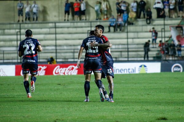 Cerro Porteño ganó sin convencer y se mantiene al acecho de Guarani