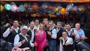 Johana Vega y Eddie Jara dan torta a  pobres mientras ostentan en fiesta - Política - ABC Color