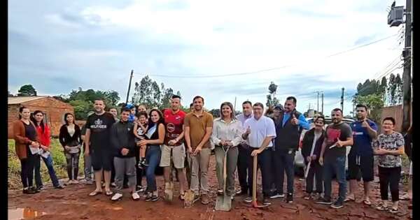 La Nación / CDE: calles destruidas aceleran paladas proselitistas de Mujica