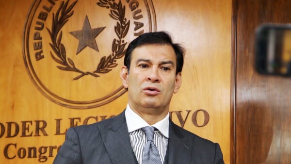 Bicameral aprueba aumentos para pasajes y viáticos de Presidencia