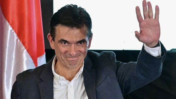 El vicepresidente electo dice que "es difícil hablar" con Paz y pide que no se "emborrache" de poder