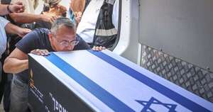 La Nación / Hamás entregó 16 cuerpos de los 28 cautivos israelíes fallecidos