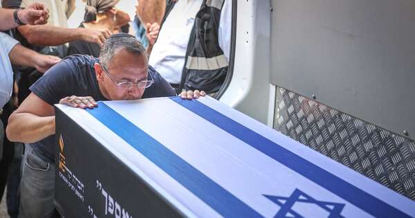 La Nación / Hamás entregó 16 cuerpos de los 28 cautivos israelíes fallecidos