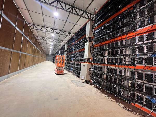Mineros de bitcoin anuncian su instalación en Paraguay - Negocios - ABC Color