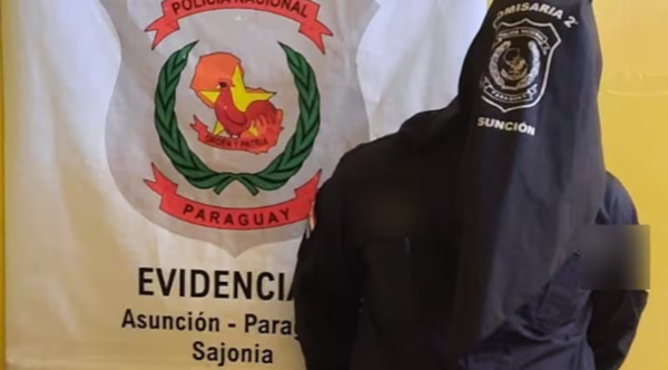 Se hacía pasar por policía para recorrer comercios en busca de información