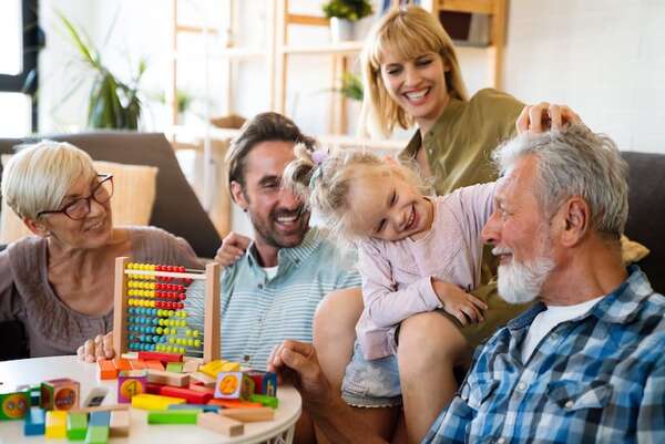 Desafíos y beneficios de vivir con abuelos: una mirada a la convivencia intergeneracional - Estilo de vida - ABC Color