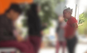 Mujer detenida tras agredir a una alumna de un colegio en San Lorenzo - Noticiero Paraguay