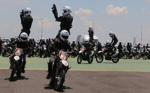 Incorporan 5.000 nuevos policías y lanzan app de auxilio ciudadano