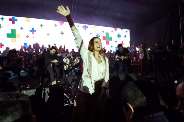 Soledad Núñez, precandidata a la intendencia, recibe el apoyo de Patria Querida en Asunción - Política - ABC Color