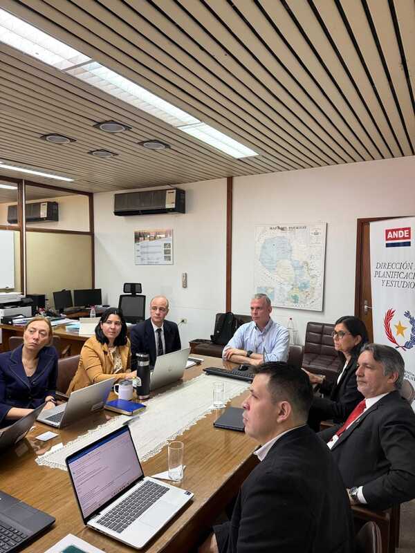 Analizan avances en proyectos de modernización del sistema eléctrico con apoyos del BID y la UE