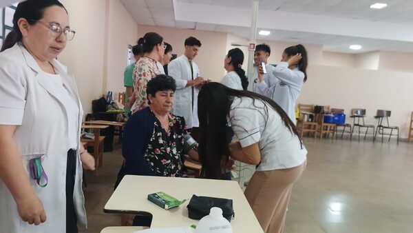 Hospital Básico de Encarnación cierra el Mes de la Alimentación con masiva participación ciudadana