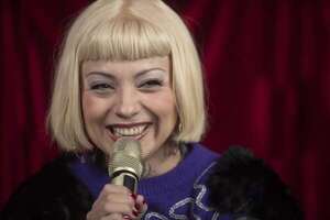 La cantante chilena Mon Laferte confiesa sus comienzos humildes y difíciles en México - Música - ABC Color