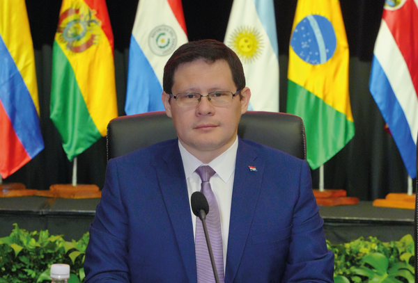 Óscar Orué: Baja del dólar propicia un aumento “marginal” de las recaudaciones aduaneras