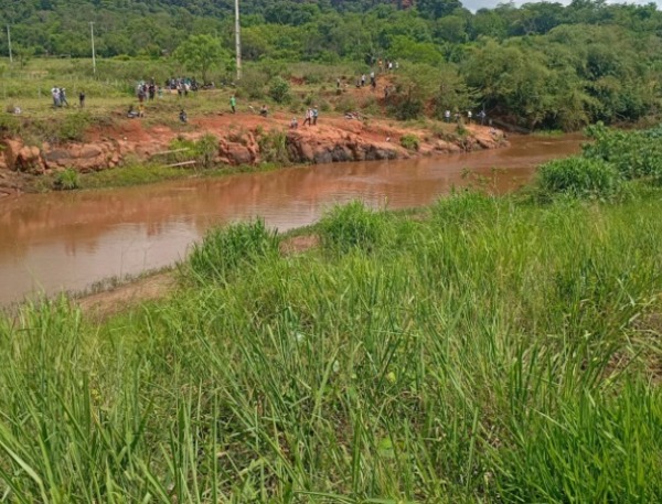 “Queremos un puente para salvar vidas”: Sexta persona desaparecida en el río Aquidabán