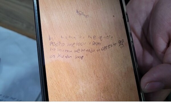 Popular / Niñas desparecidas dejaron mensaje en la pared: “Mi mamá no me quiere”