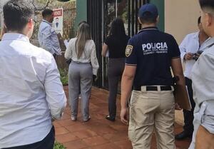 Popular / Incautaron ropas truchas de marcas famosas de un local comercial