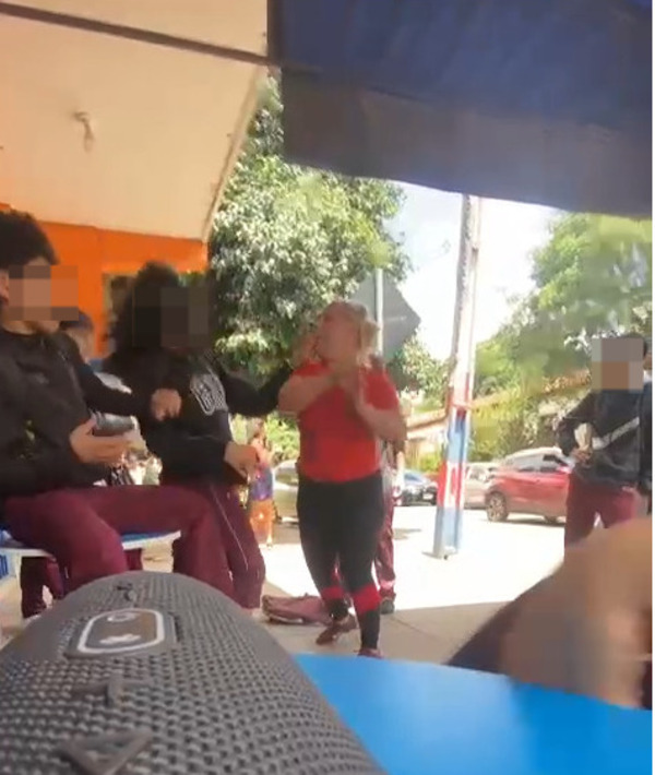 Popular / Habló la alumna agredida por mamá violenta