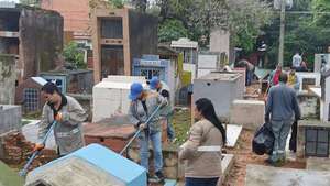 Mingas y cuidados en los cementerios para los días de visitas en el mes de los fieles difuntos - Nacionales - ABC Color