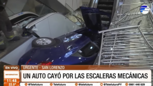 Insólito: auto cae por escaleras mecánicas de un Shopping en San Lorenzo