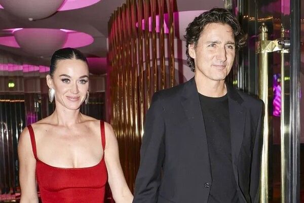 Popular / (VIDEO) ¡Así se confirmó el noviazgo de famosa cantante con un político!